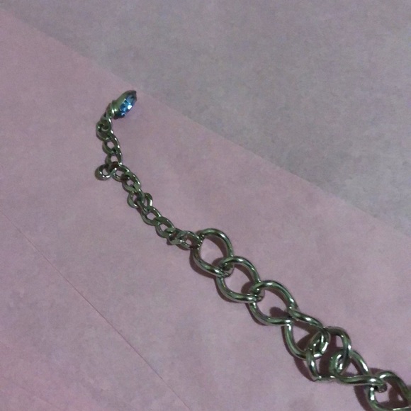 Choker Necklace - Picture 7 of 8